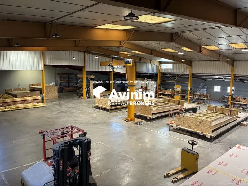 Immeuble industriel 1600 m² - Photo 1
