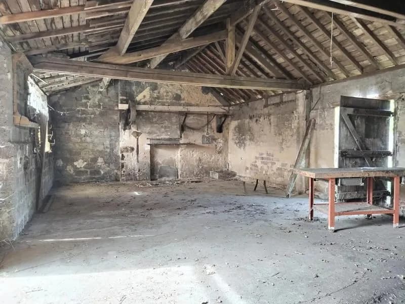 EXCLUSIVITÉ - BATIMENT/ GRANGE A RÉNOVER 100 M² SUR TERRAIN CONSTRUCTIBLE 985 m². - Photo 1