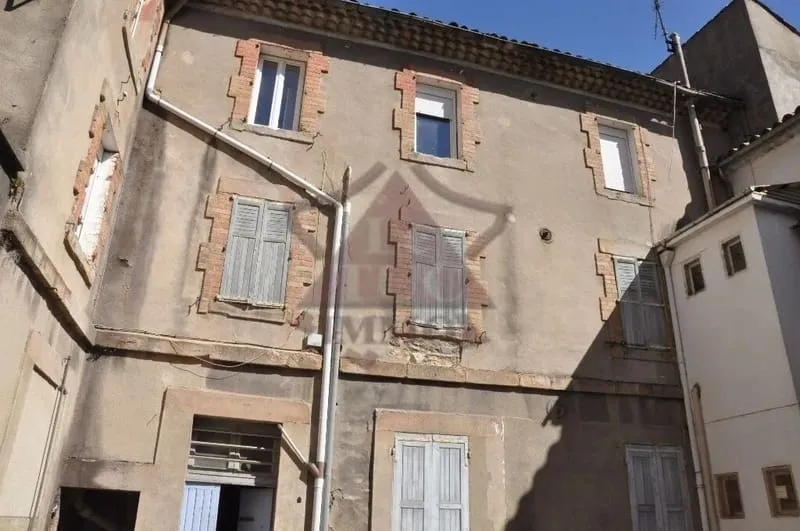 Immeuble 24 pièces 470 m² - Photo 1