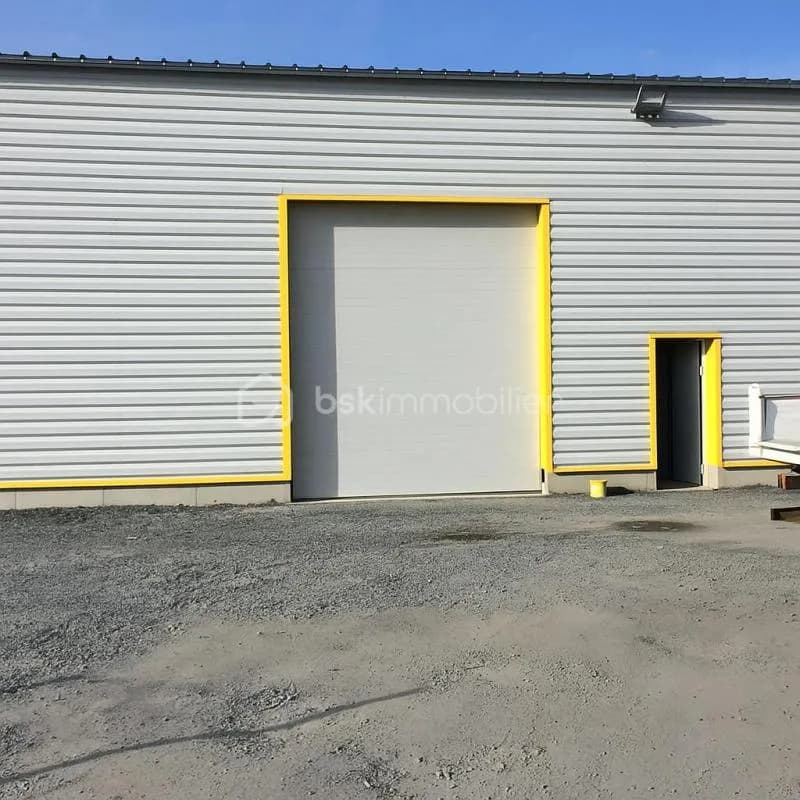 🏭 À VENDRE - Bâtiment artisanal de 550 m² avec tunnel de 120 m² ( STOCKAGE, BUREAU, COUR....) - Photo 1