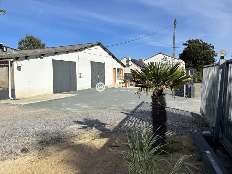 Immeuble industriel 695 m² - Photo 1