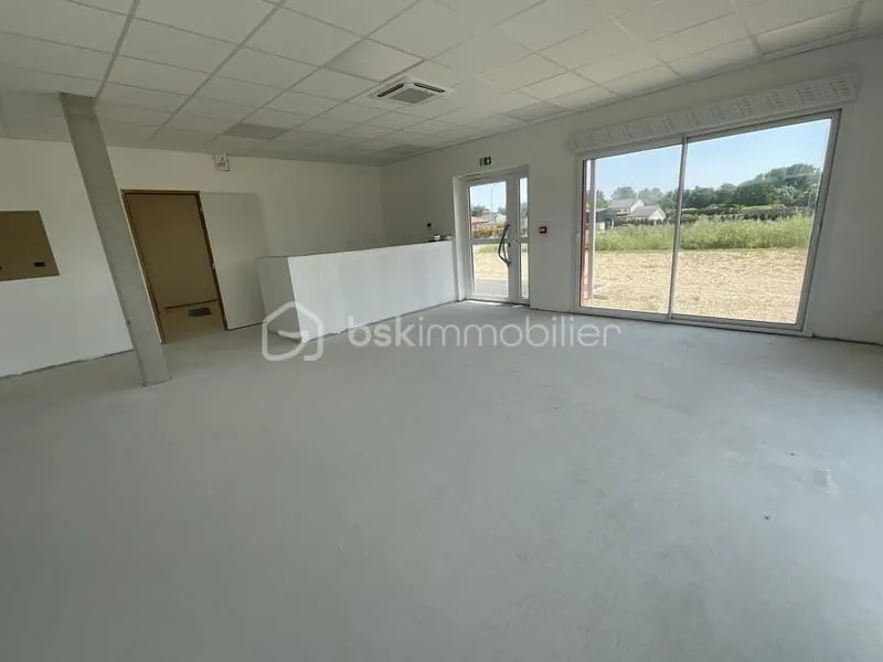 ENSEMBLE IMMOBILIER PROFESSIONNEL - LOCAL + APPARTEMENT + GARAGE - 410 m² - ZONE ARTISANALE DYNAMIQUE - Photo 1