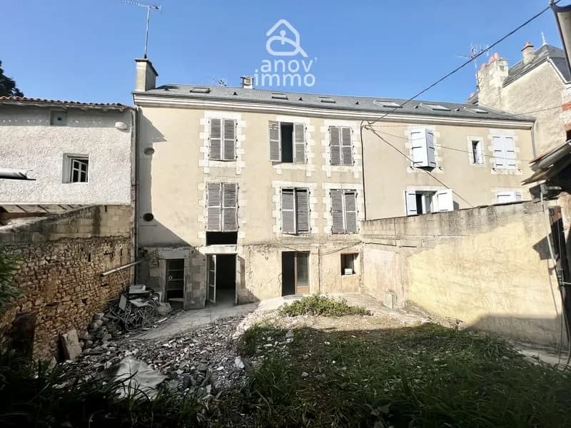 Immeuble à rénover avec permis validé 4 logements + garages Poitiers secteur recherché - Photo 1