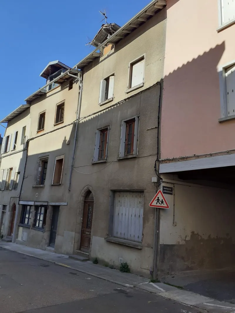 Immeuble situé proche du centre-ville de TULLE ! - Photo 1