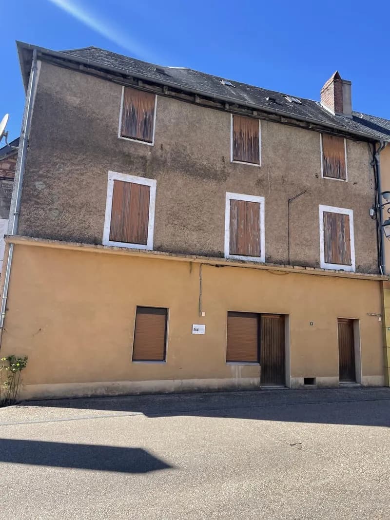 Immeuble à rénover sur la commune d'Ayen ! - Photo 1