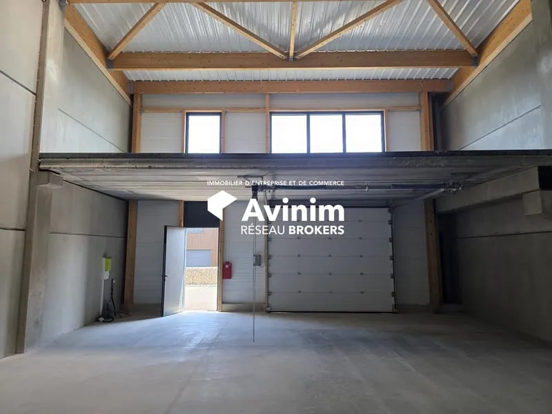 Immeuble industriel 157 m² - Photo 1