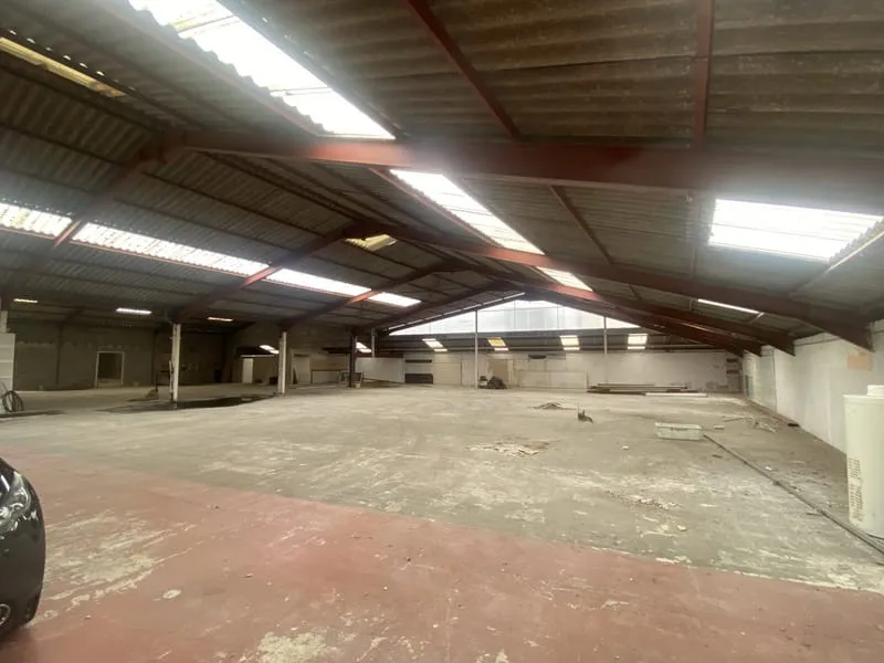 Immeuble industriel 1231 m² - Photo 1