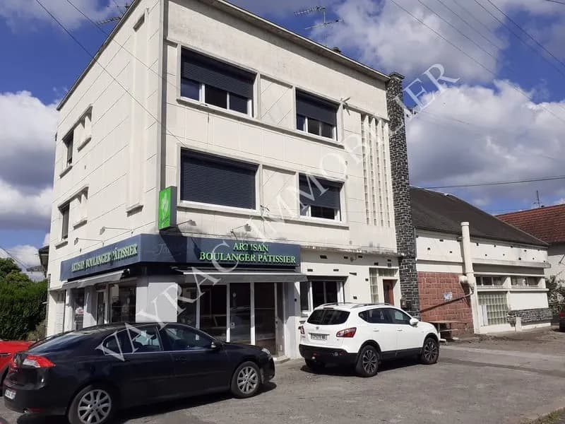 BRIVE Ouest - Immeuble avec local commercial - 2 F4 - garage - Parking - Photo 1
