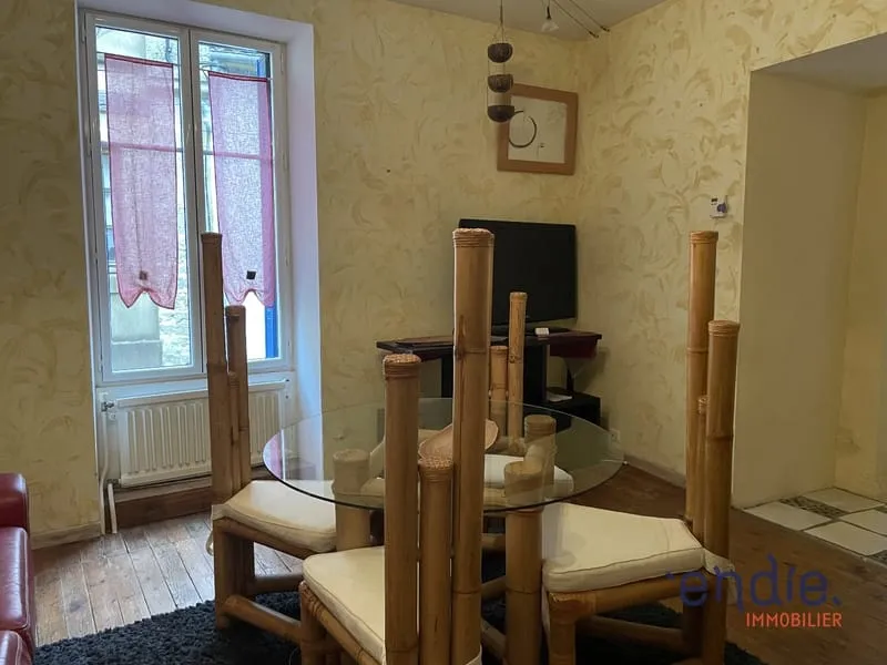 4 APPARTEMENTS DANS LE CENTRE HISTORIQUE D'AIRVAULT - Photo 1