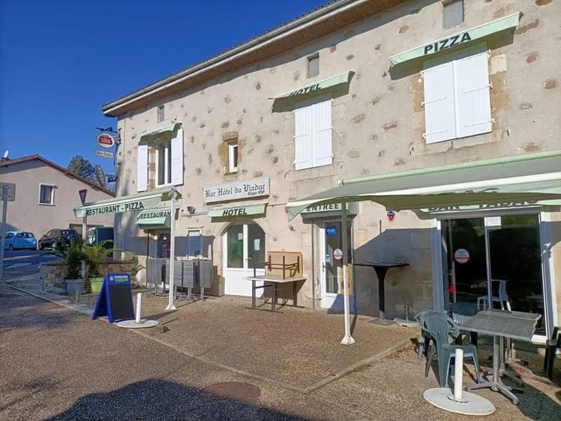 SECTEUR POITIERS - Murs commerciaux hôtel , bar tabac, restaurant de 380 m² - Photo 1