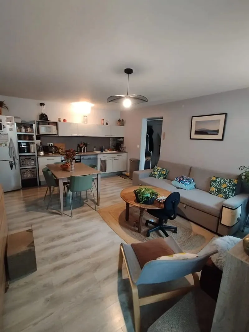Immeuble de 145m2 pour investir à Tonnay-Charente - Photo 1