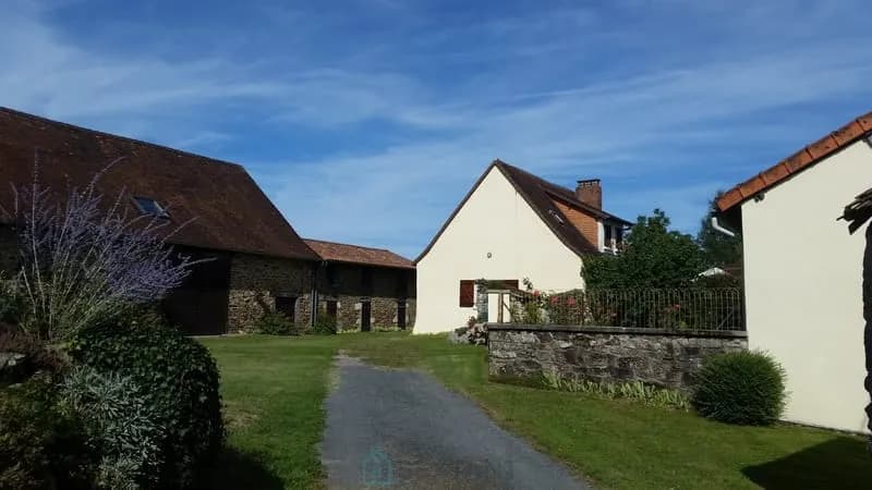 Charmant ensemble immobilier au coeur du parc naturel du Périgord Vert. - Photo 1