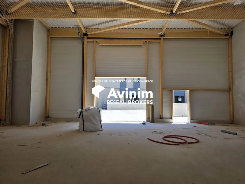 Immeuble industriel 290 m² - Photo 1