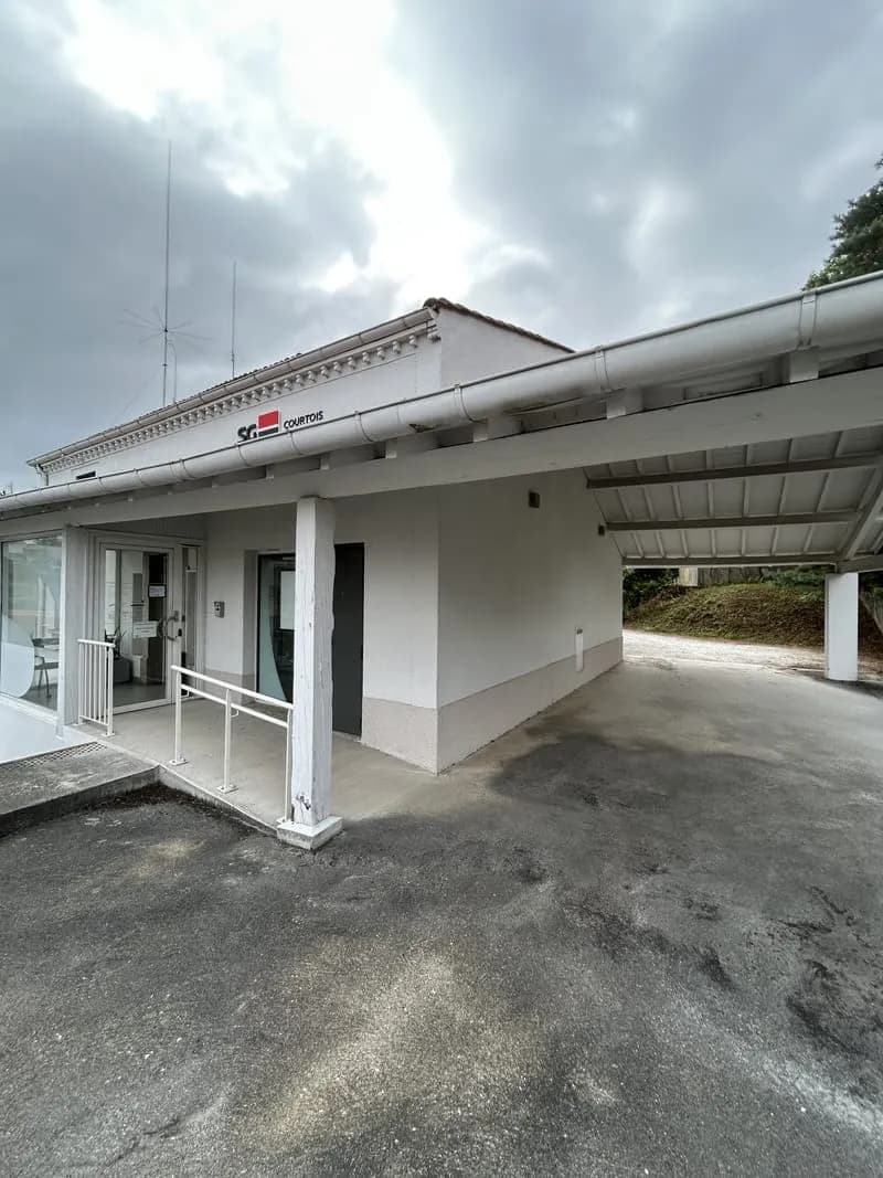 LACROUZETTE IDÉAL INVESTISSEUR BATIMENT DE 80 m2 AVEC JARDIN ET PARKING - Photo 1