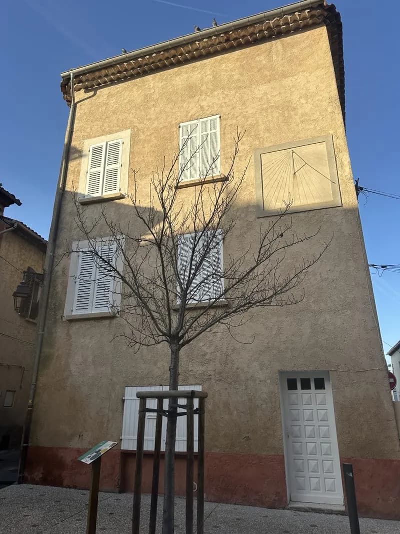 EXCLUSIVITÉ - LE VAL - Immeuble de rapport 2 studios et un T3 Duplex. - Photo 1