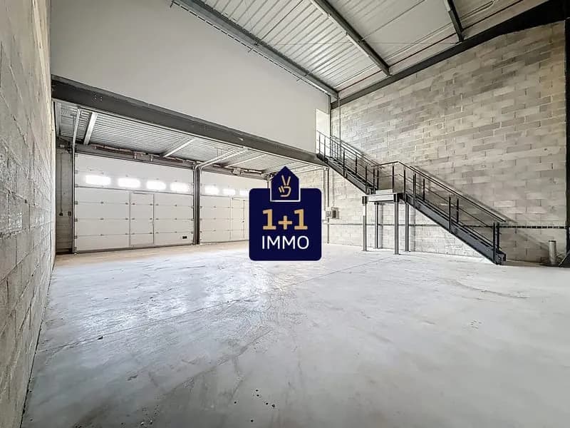 Immeuble industriel 178 m² - Photo 1