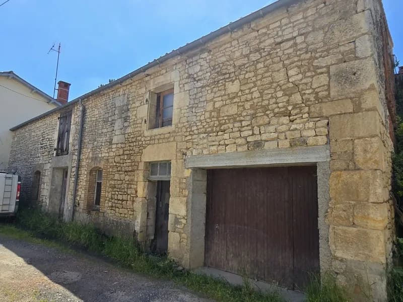 Immeuble à vendre FONTENAY LE COMTE (85) - Photo 1