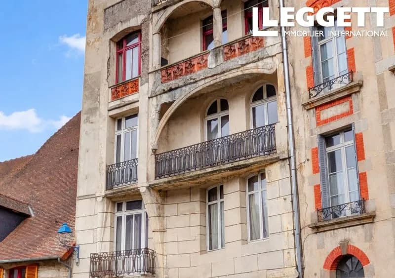 Immeuble historique Art nouveau comprenant 4 appartements et un ancien bar dans la ville tapissière d'Aubusson - Photo 1