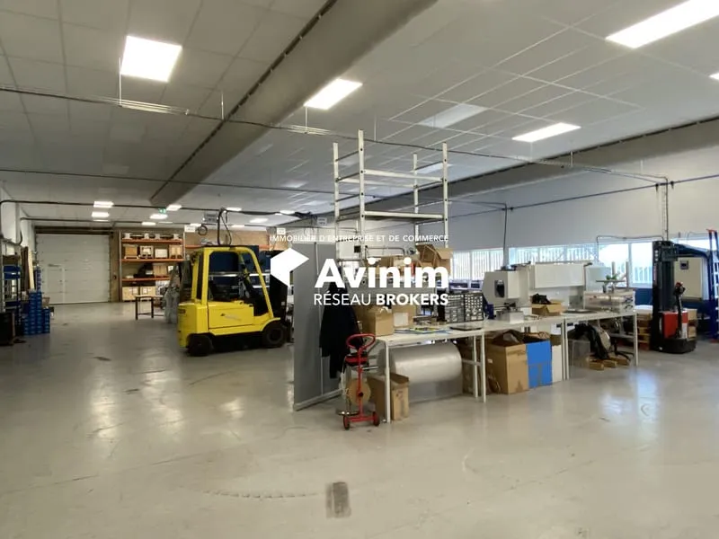 Immeuble industriel 780 m² - Photo 1