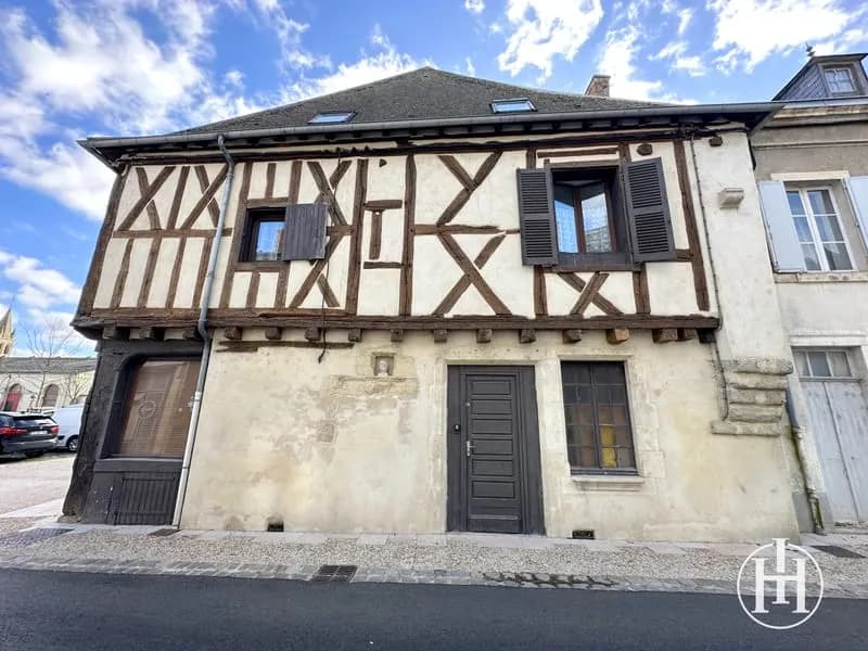 EXCLUSIVITÉ : Immeuble de caractère du XIVe siècle en centre ville - Photo 1