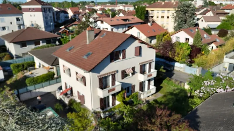 EXCLUSIVITÉ VILLE-LA-GRAND IMMEUBLE DE RAPPORT EMPLACEMENT No1 À 2 MINUTES À PIED DE LA GARE - Photo 1