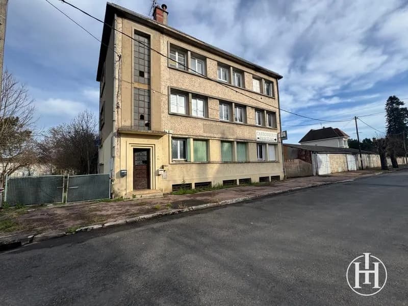Immeuble à Orval - Photo 1