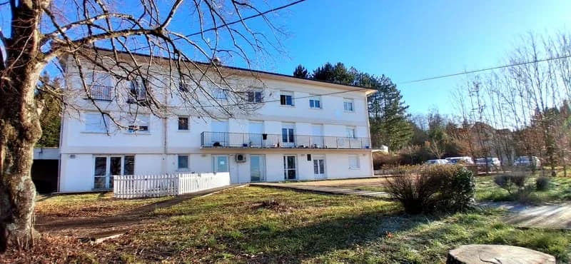 IMMEUBLE EN LIMITE DE VICHY - Photo 1