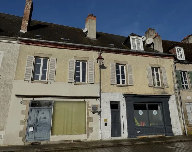Immeuble de rapport 4 lots Centre bourg Chambon S/ Voueize Fort potentiel locatif - Photo 1