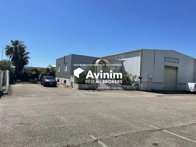 Immeuble industriel 1168 m² - Photo 1
