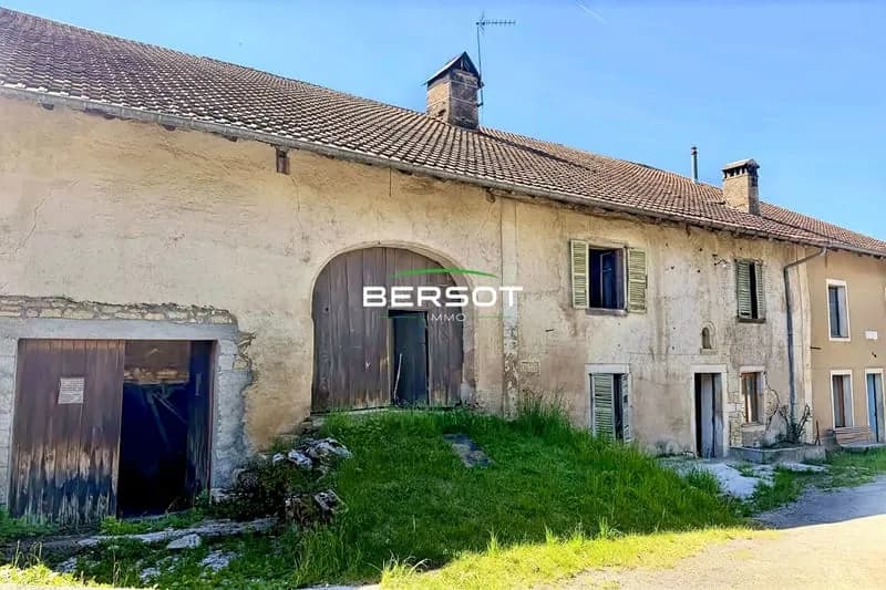 Idéal investisseur : ensemble immobilier à rénover à 15 minutes de Valdahon - Photo 1