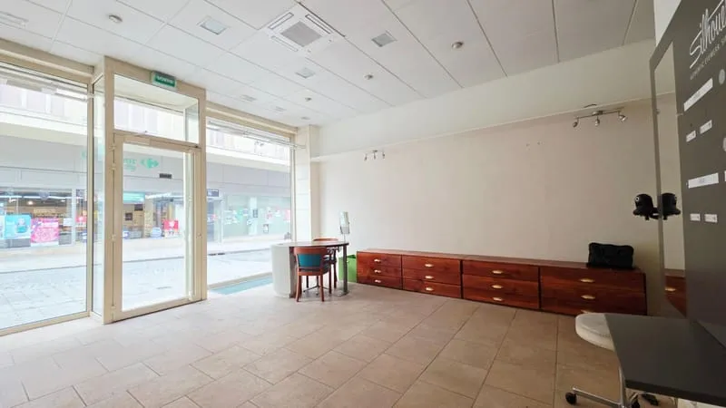 BOURGES CENTRE MURS COMMERCIAUX 57M² - Photo 1