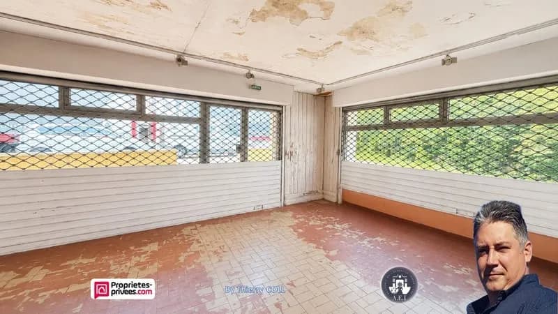 PONT D AIN - MURS COMMERCIAUX 282 m², local libre avec parking - Photo 1