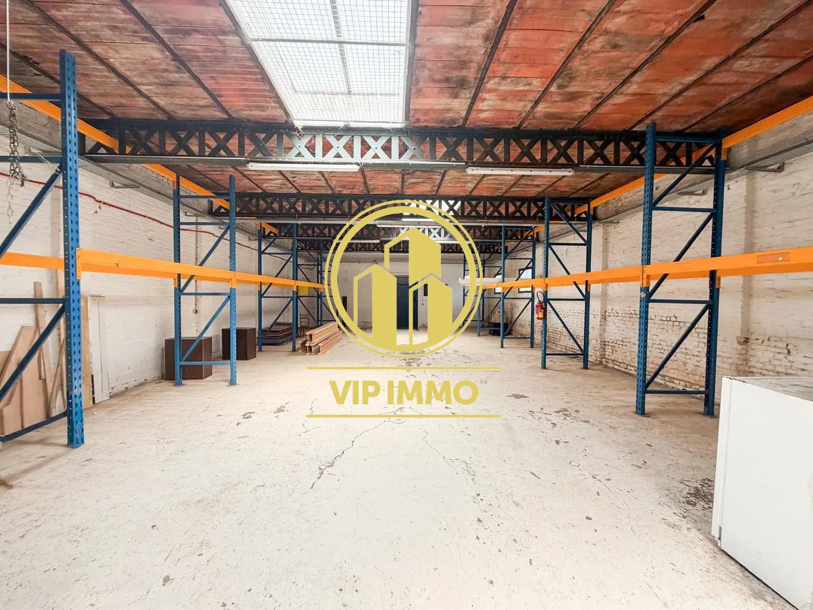 Immeuble industriel 165 m² - Photo 1