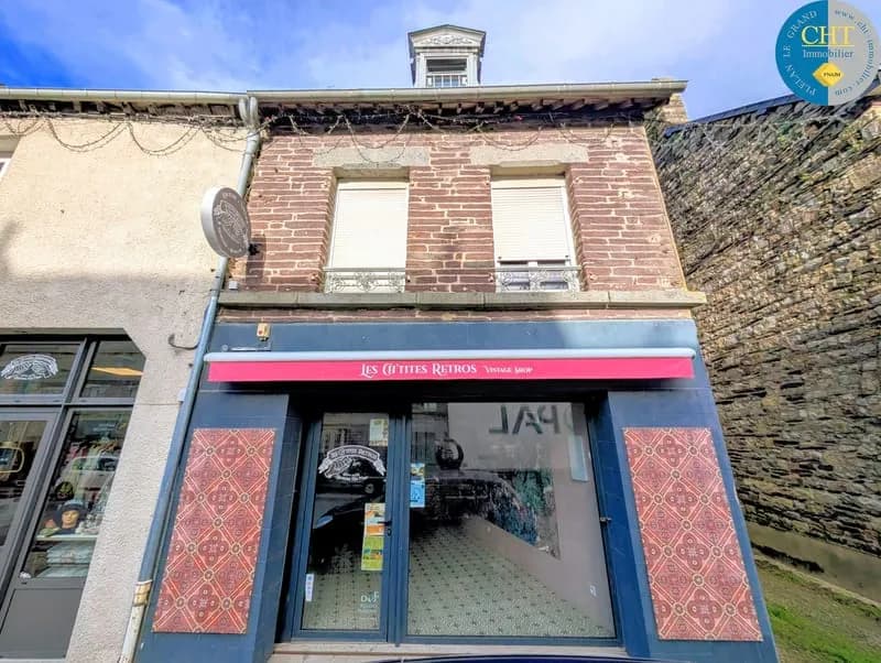 INVESTISSEMENT IMMEUBLE DE RAPPORT EN PLEIN CŒUR DE PLÉLAN-LE-GRAND - Photo 1