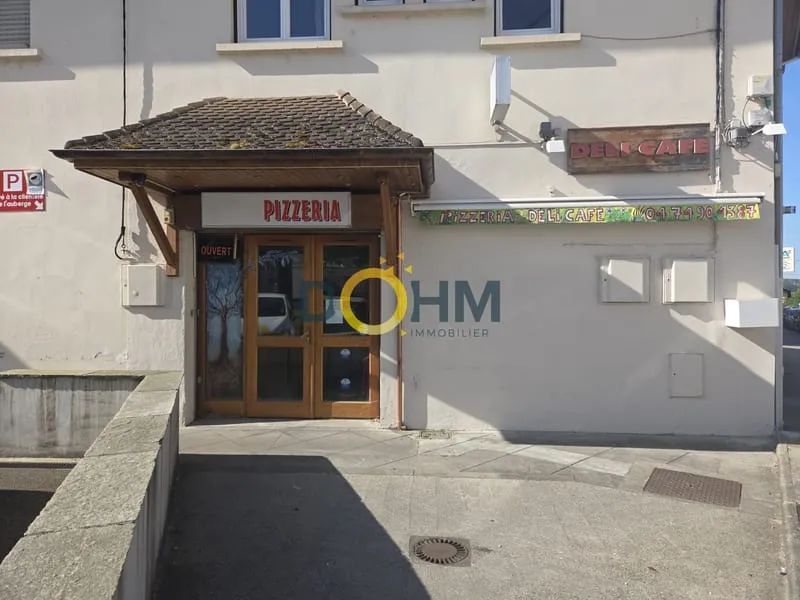 À VENDRE Local commercial de 42 m2 Centre-ville des Avenières - Photo 1