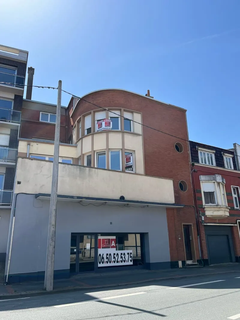 Immeuble de rapport hangar de 120 m2 et 3 appartements avec terrasse - Photo 1