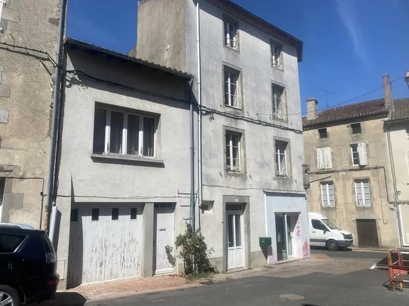 Immeuble avec commerce et logement - Photo 1