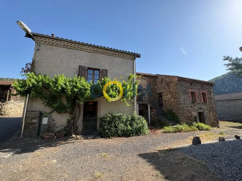 Ensemble immobilier à rénover avec partie habitable et terrain non attenant - Photo 1