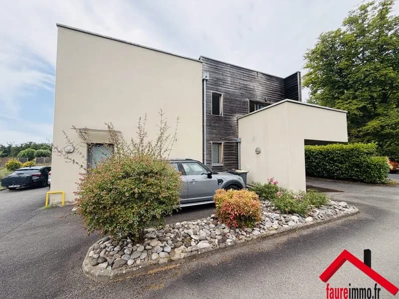 IMMEUBLE A VARETZ - Photo 1
