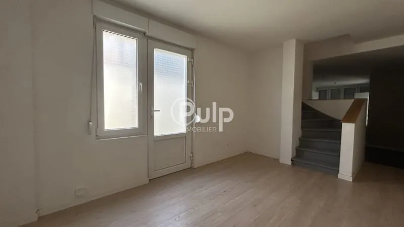 Immeuble de rapport comprenant 1T4 et 1T2 + sur 500m² - Photo 1