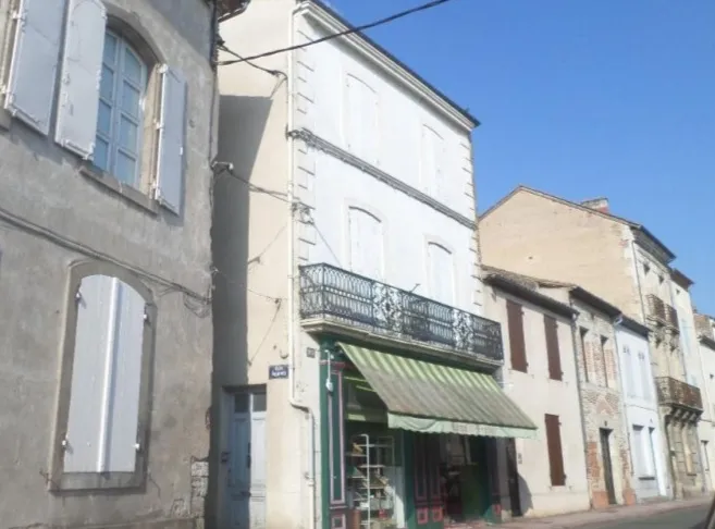 Immeuble - Photo 1