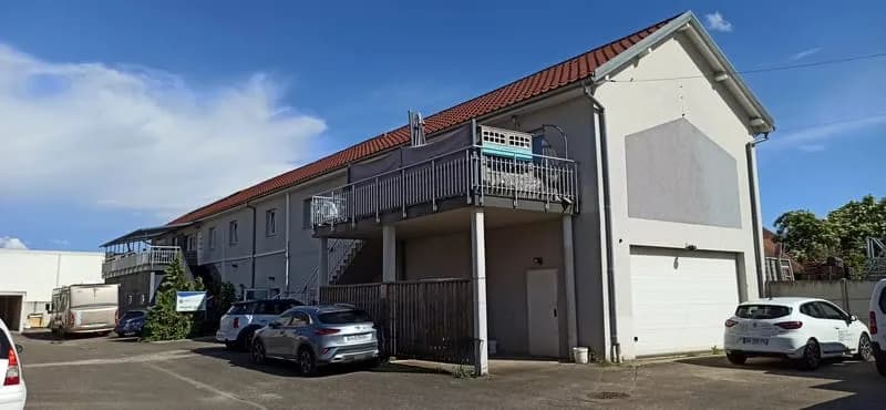 Immeuble -566 m² - 2 appartements - 2 locaux commerciaux - Photo 1