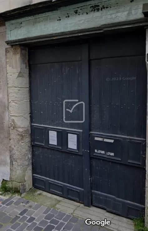 IMMEUBLE A RENOVER SUR 3 NIVEAUX COUR INTERIEUR - Photo 1