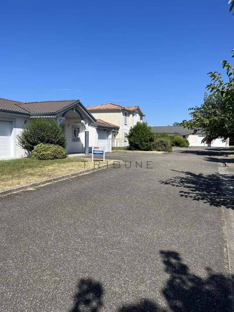 Ensemble immobilier, idéalement situé - Photo 1