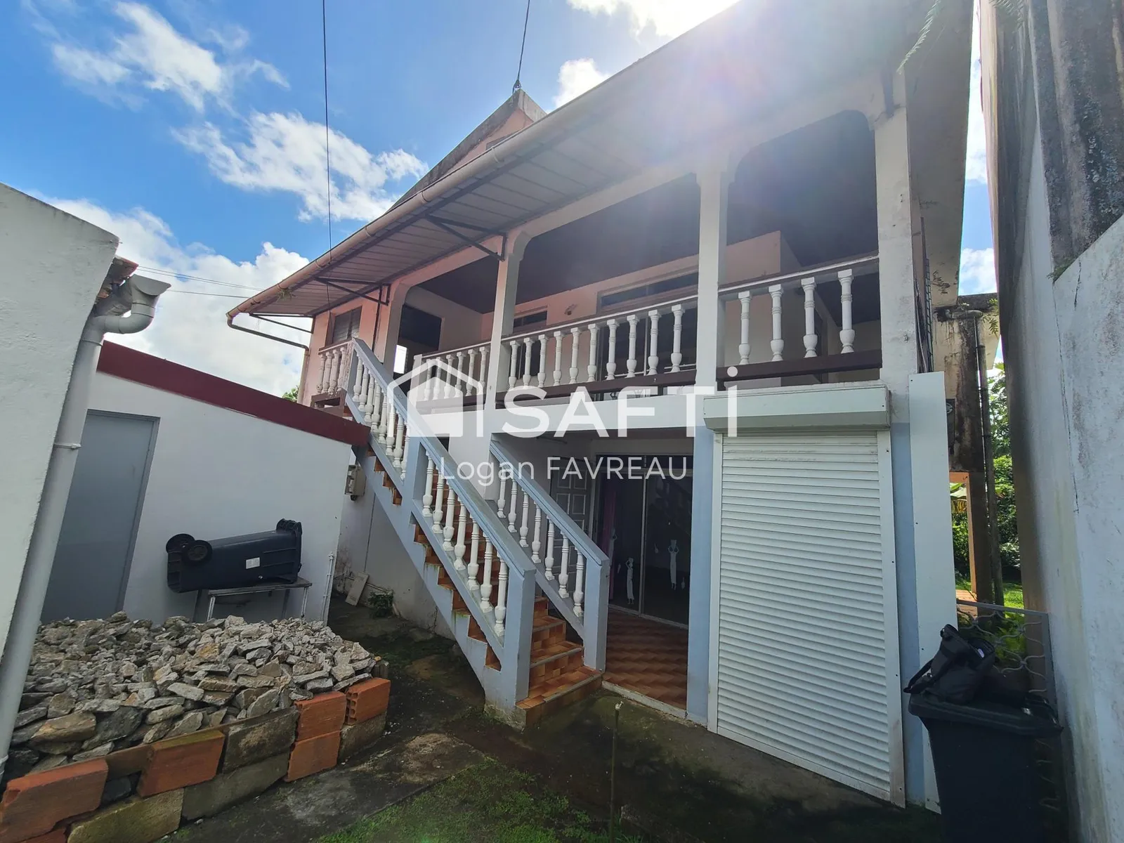 Maison T4 + T4bis à rénover sur terrain clôturé - Photo 1