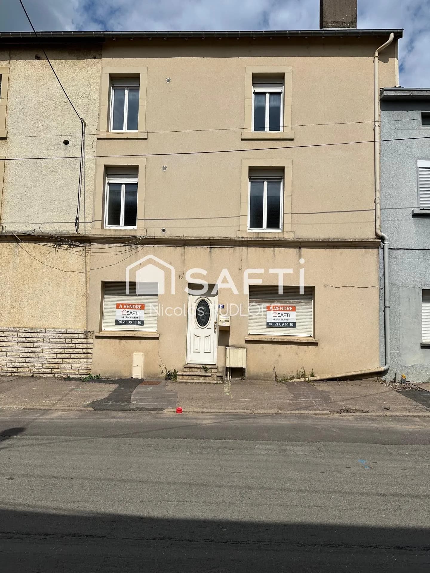 Immeuble 180m² - Photo 1