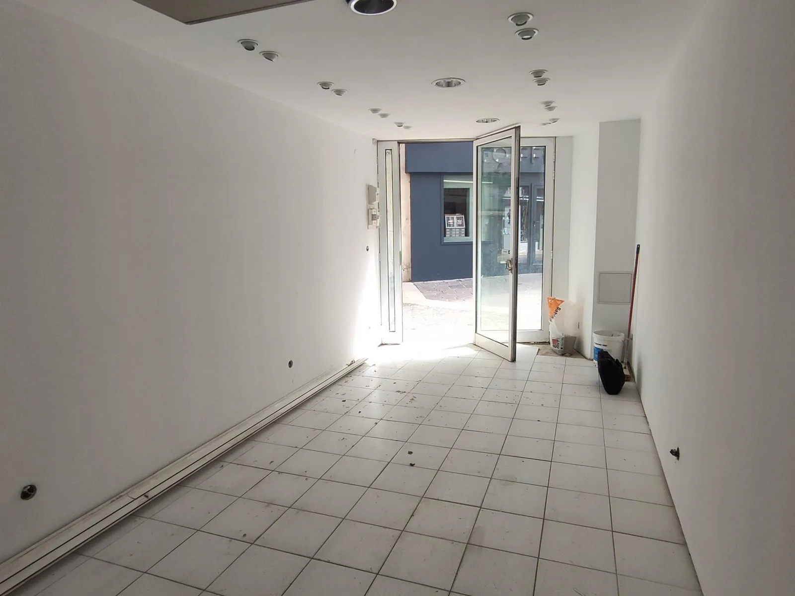 A SAISIR IMMEUBLE A RENOVER AU COEUR DU CENTRE HISTORIQUE D AUBENAS - Photo 1