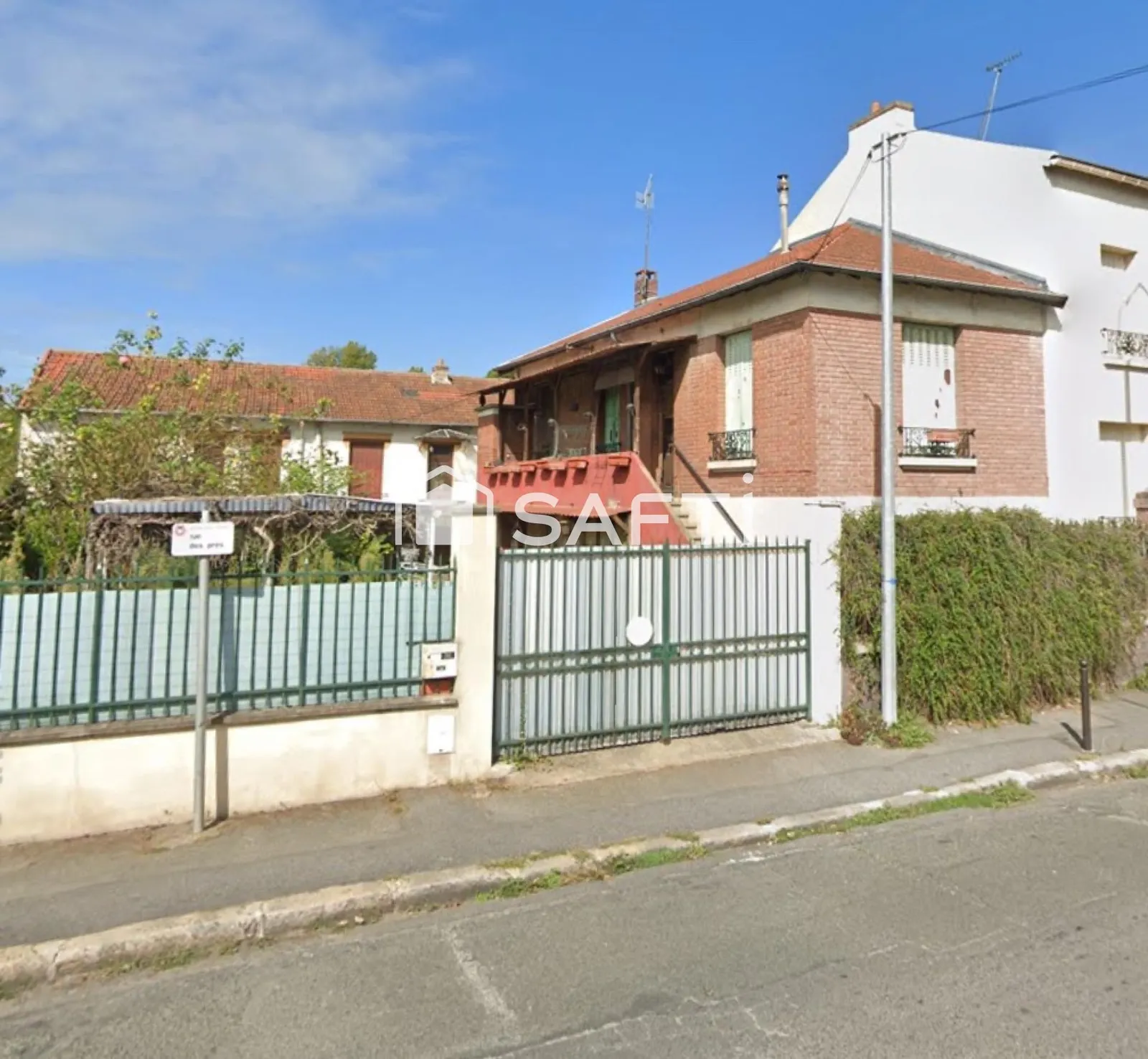 Ensemble immobilier composé de deux bâtiments - Photo 1