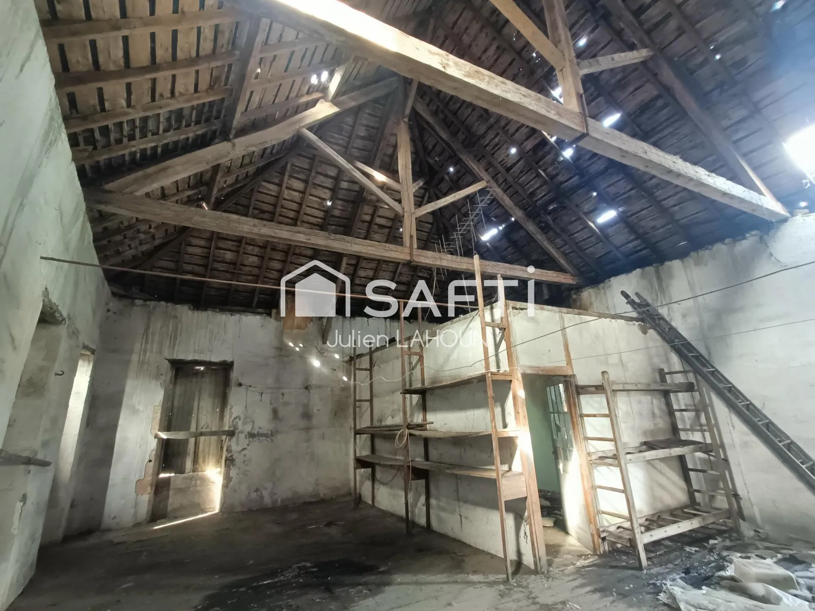 Immeuble à fort potentiel à rénover entièrement - Photo 1