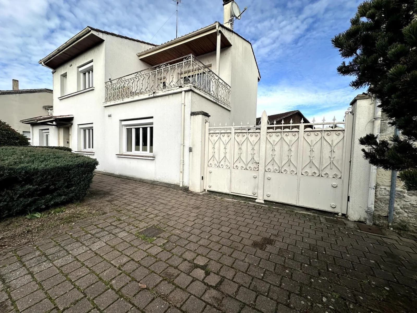 Immeuble de rapport de 394m2 idéal investisseur - Photo 1